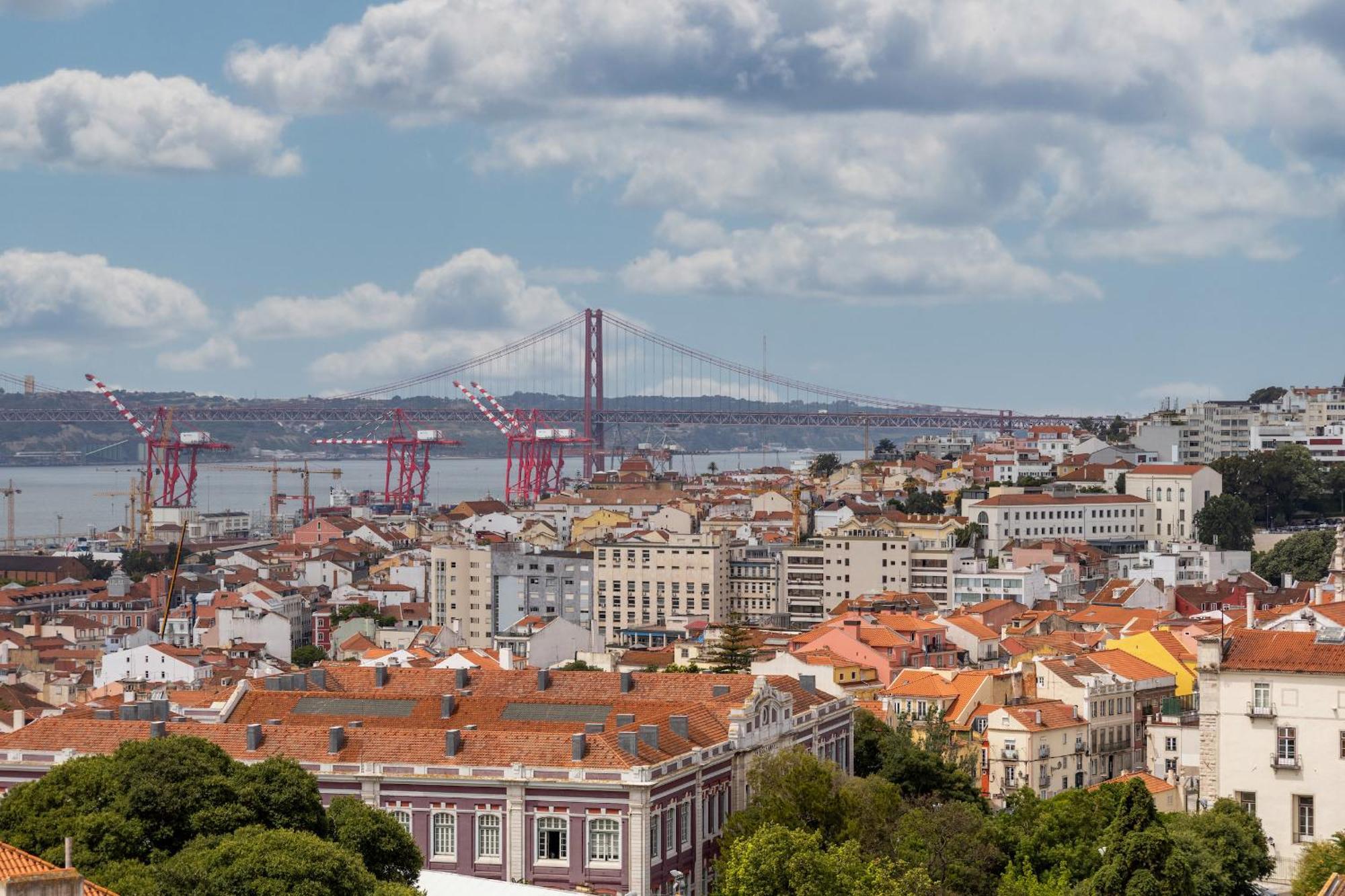 Beguest Bairro Alto City View Apartment Lisboa Eksteriør billede