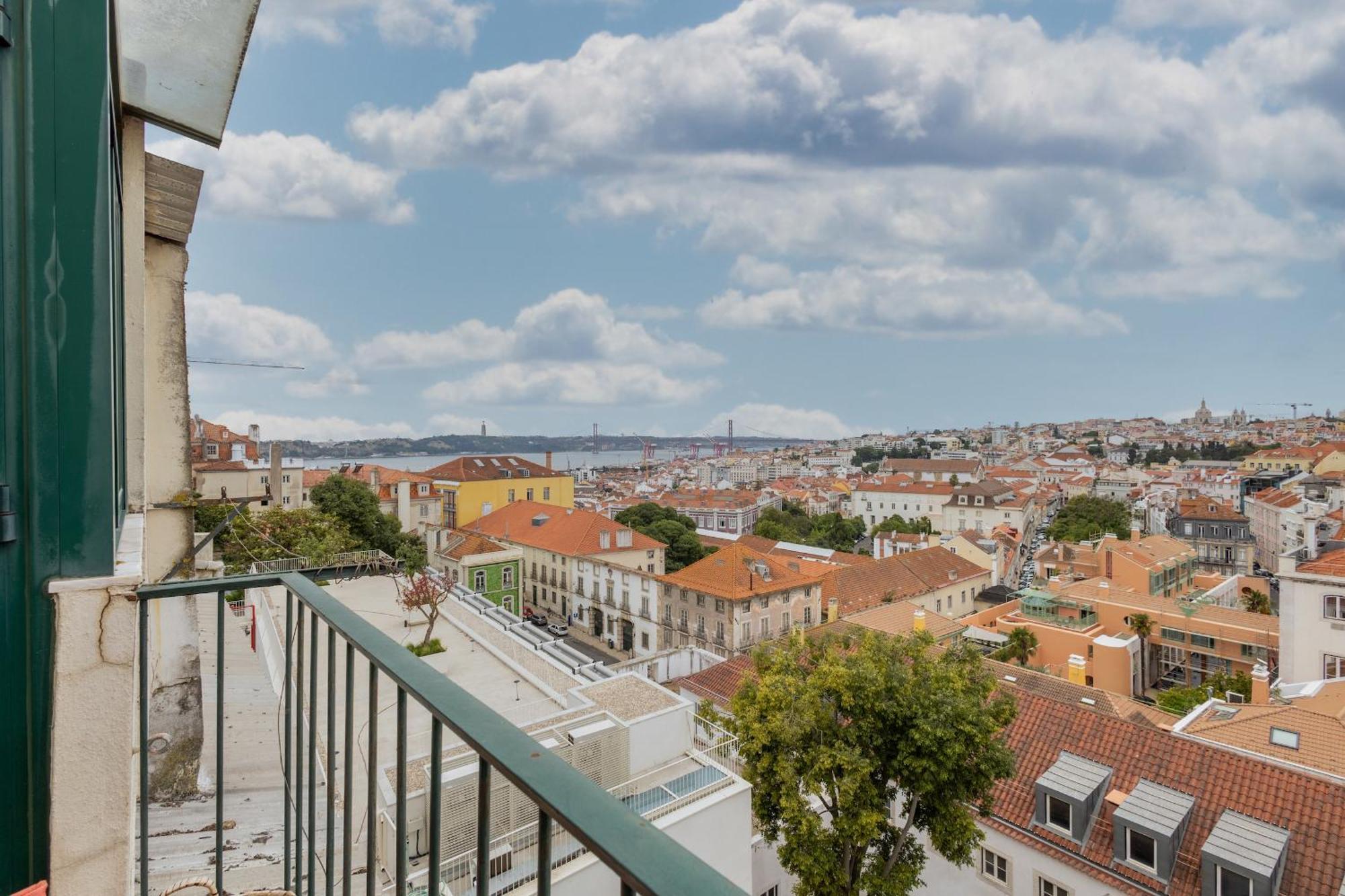 Beguest Bairro Alto City View Apartment Lisboa Eksteriør billede